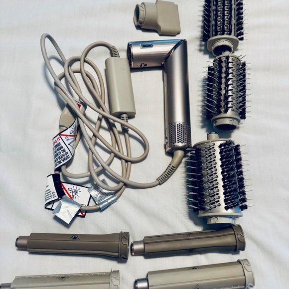 Shark Certified FlexStyle Air Styling & Drying System - Straight & Wavy - Picture 1 of 6